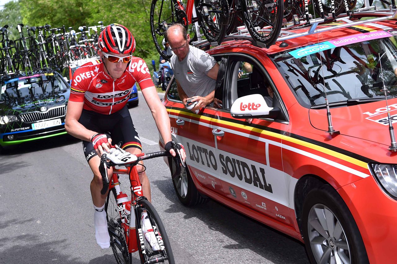 Jurgen Van Den Broeck has a mid-stage shoe change
