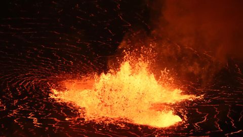 Lava eruption at Kilauea spews 'Pele's hair' volcanic glass into Hawaii ...