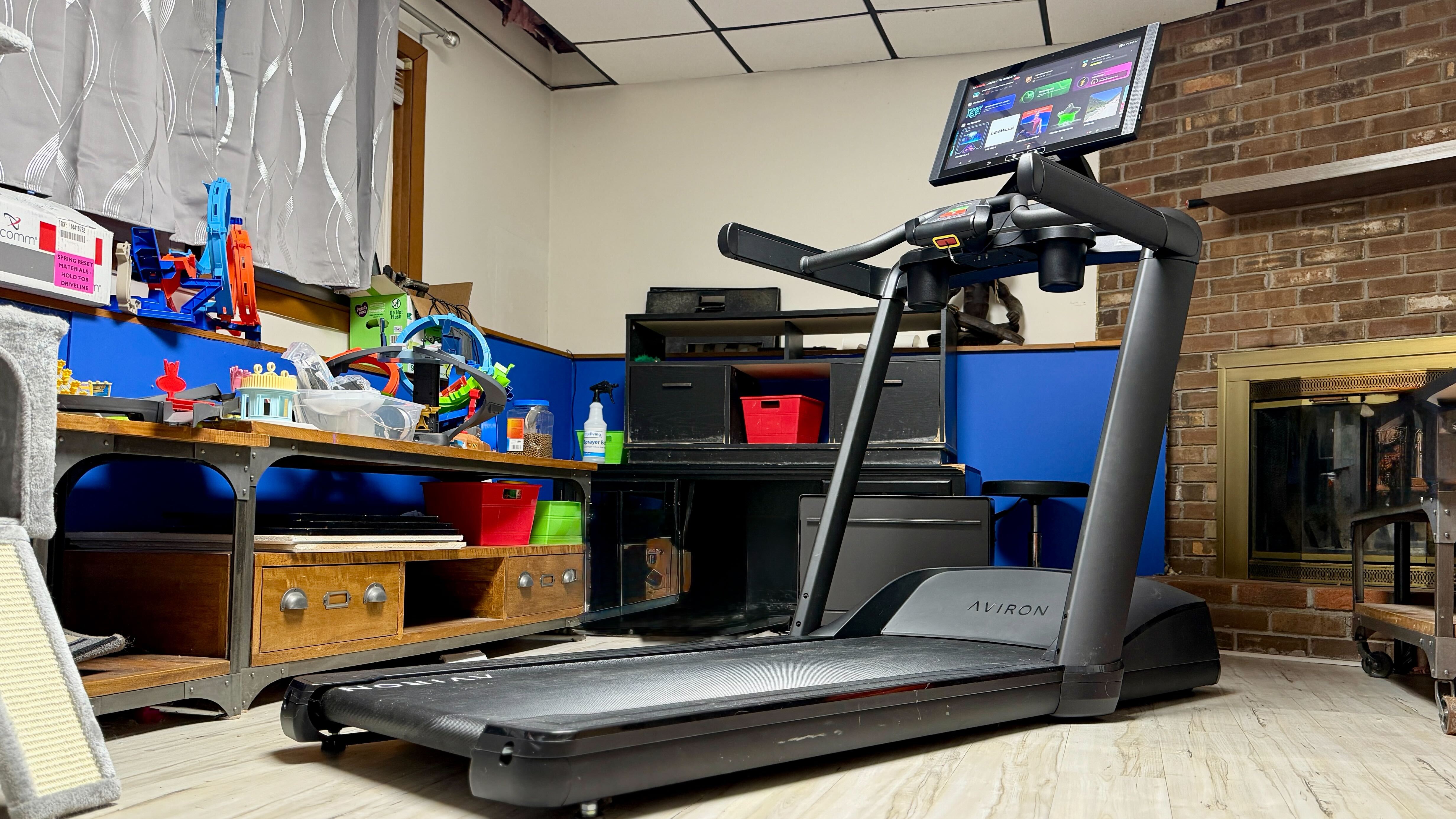 Aviron Victory Treadmill 