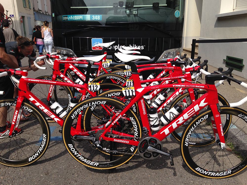 Looks like Yaroslav Popovych might have also been riding the new frame (number 115 in rear)