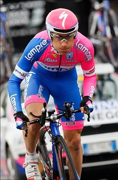 Damiano Cunego (Lampre) gives it gas in the opening day of Paris-Nice.