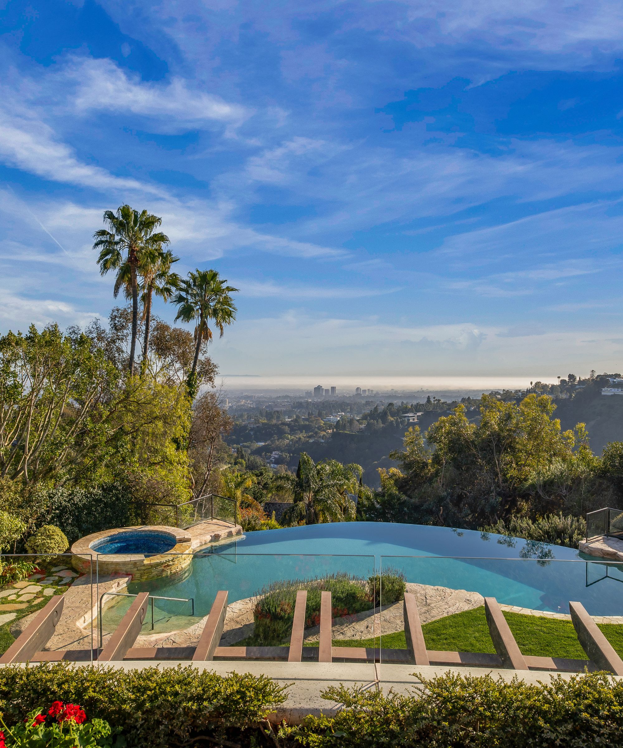 Quincy Jones' pool