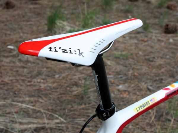 Jeremy Powers (Jelly Belly p/b Kenda) sets himself atop a fi'zi:k Arione CX saddle with k:ium rails.