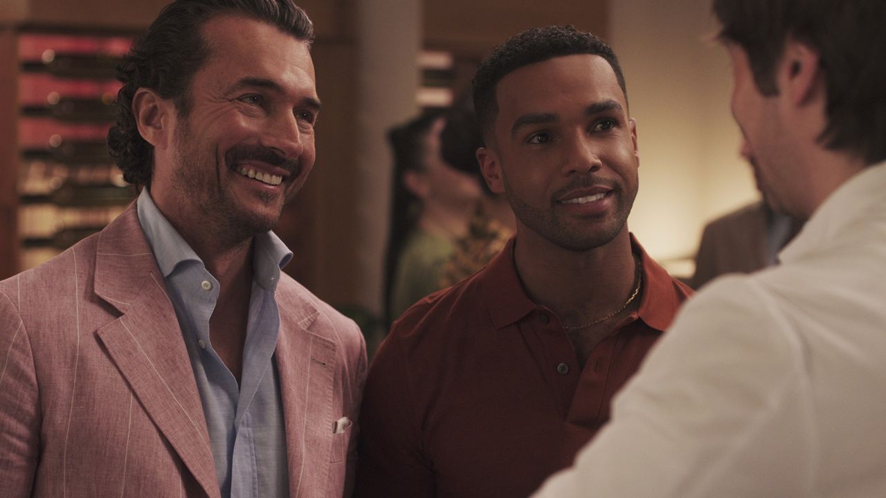 William Abadie as Antoine Lambert, Lucien Laviscount as Alfie in episode 410 of Emily in Paris