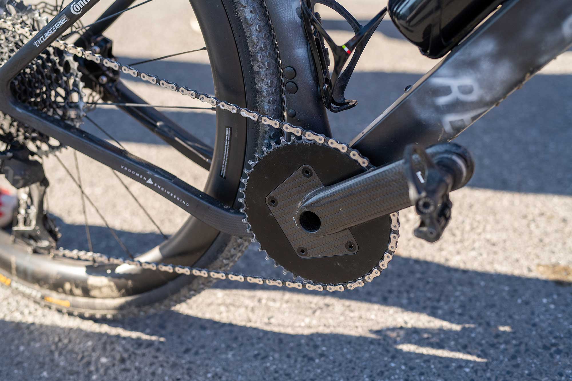 The Reverb Cycling Team's bike featured a 3T Torno crankset.