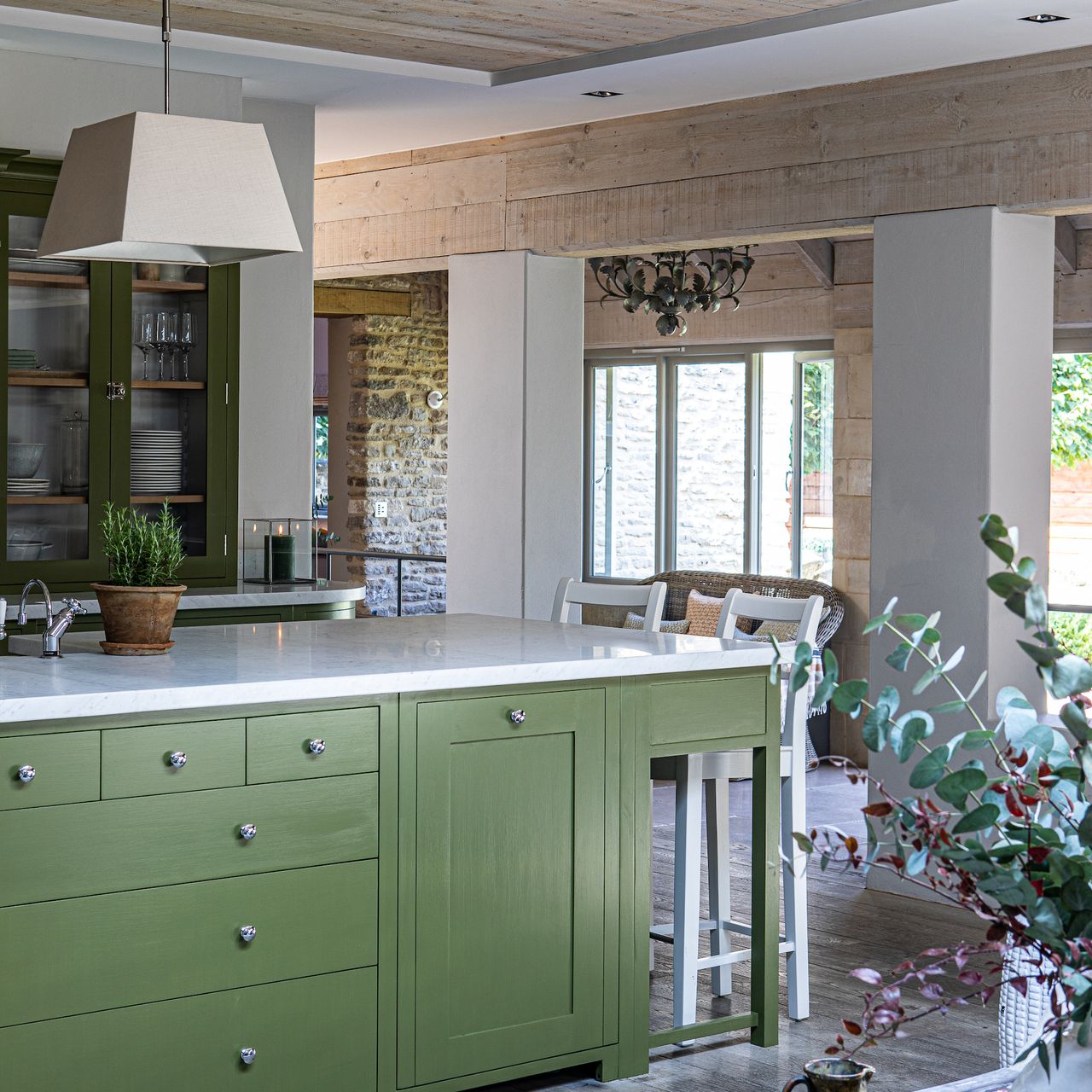 19 Green kitchen ideas to try - from sage to forrest green | Ideal Home