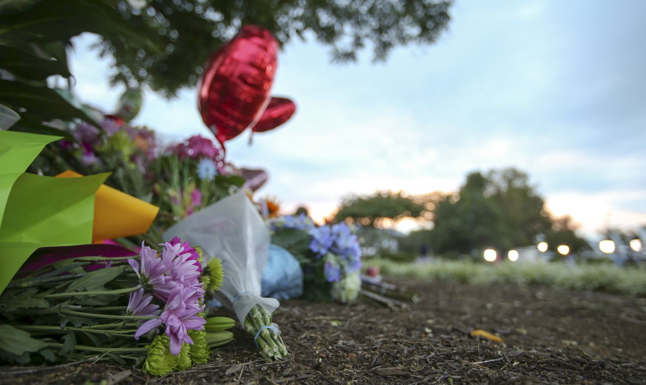 A makeshift memorial for the slain WDBJ journalists.