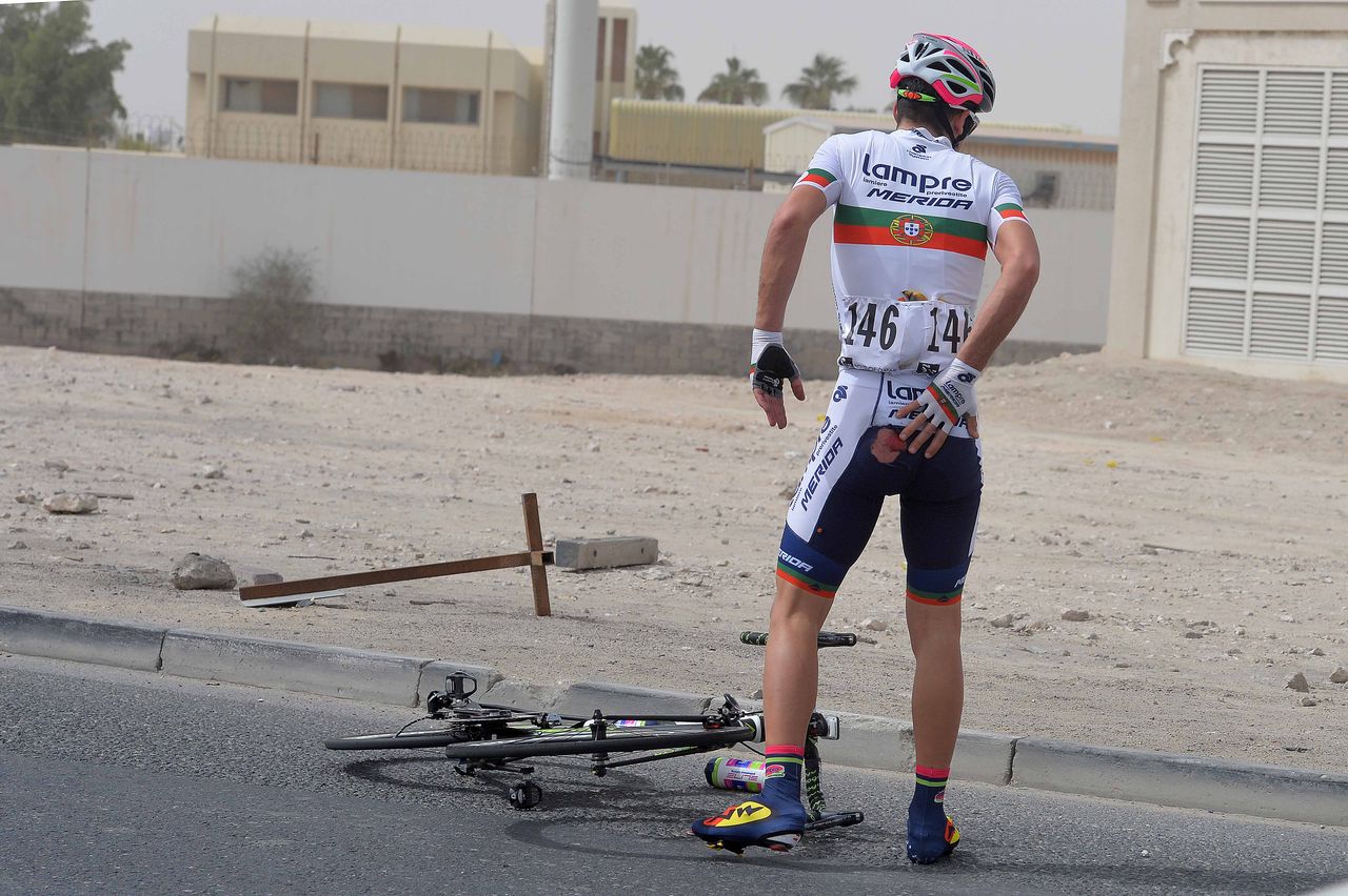 Nelson Olivieria (Lampre-Merida) suffered a crash