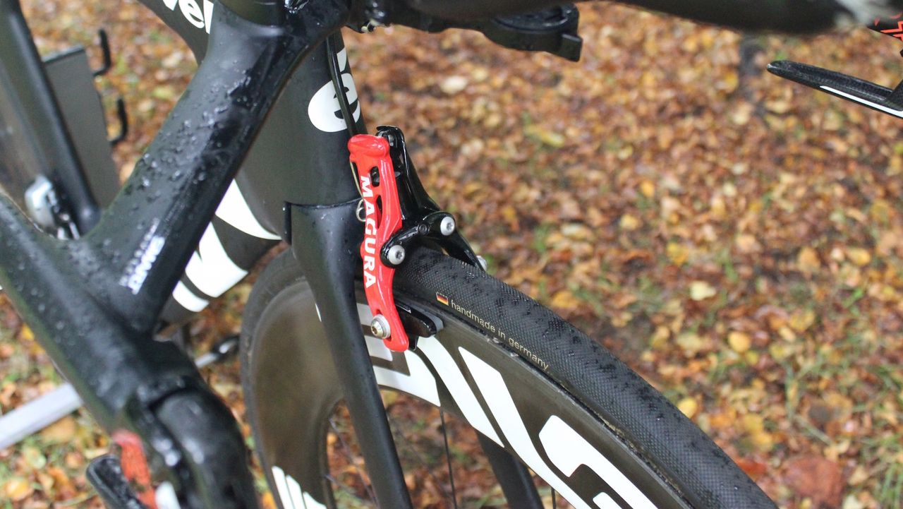 Cummings' Cervelo P5 is equipped with Magura hydraulic brakes