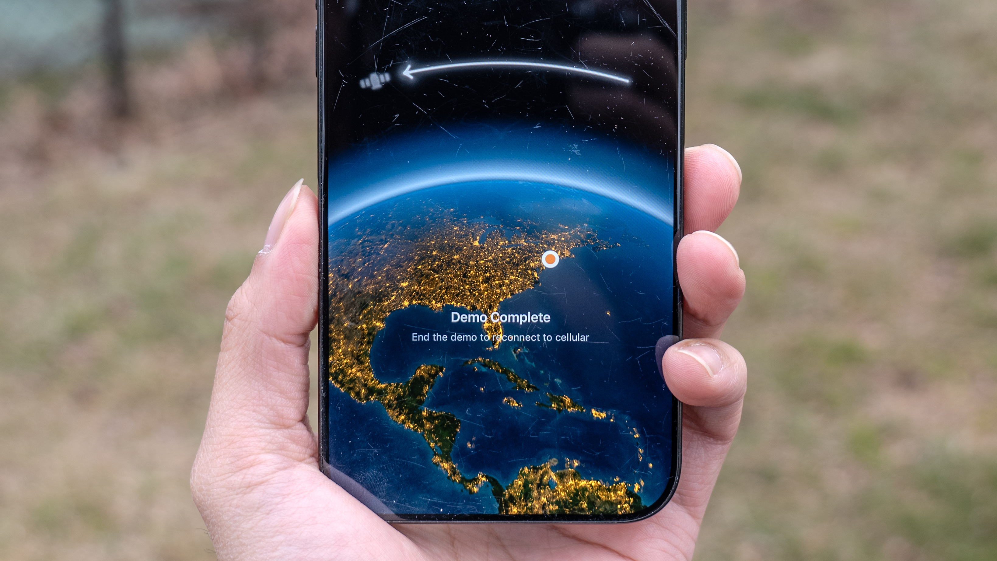 iOS 26 Satellite SOS mode running on iPhone.