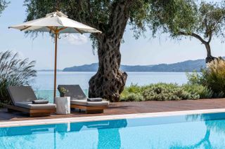 Corfu Hotel Domes Miramare: Haute Living accommodation pool
