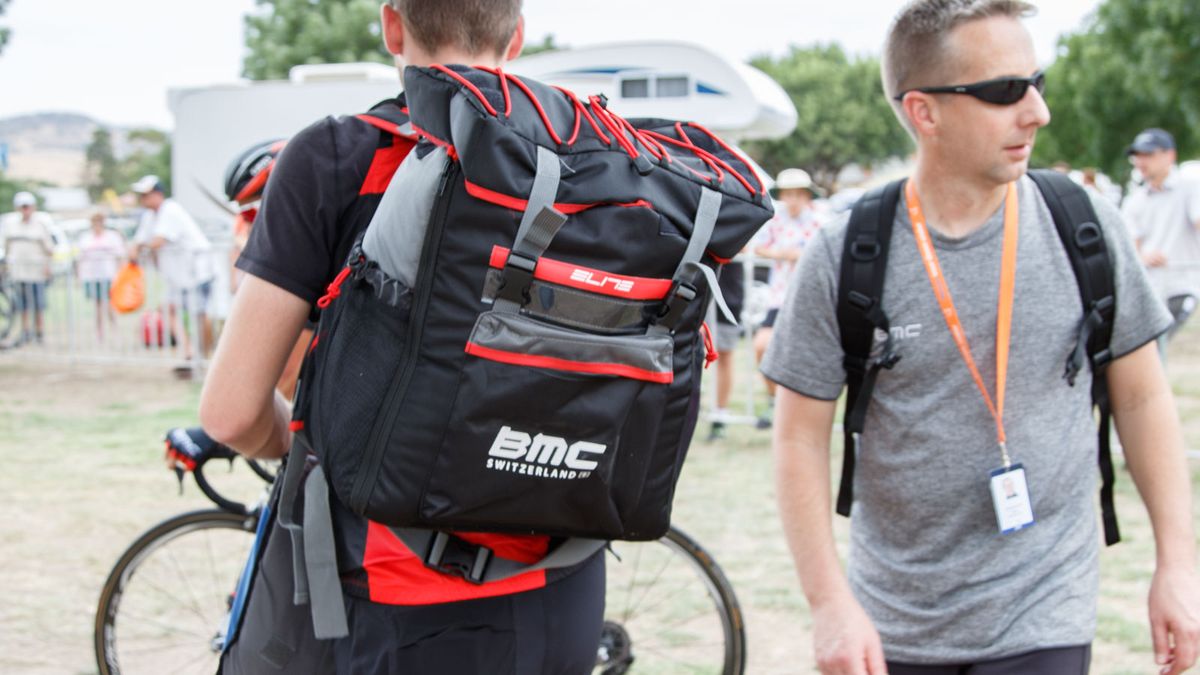 Team BMC had this neat bottle back pack, we're not sure if it's actually made by Elite though