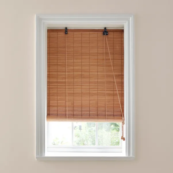 Woven bamboo roller blind