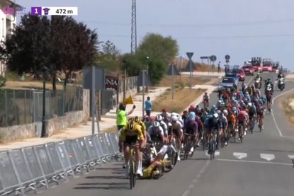 Vuelta a Burgos crash