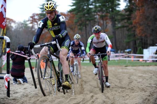 Dylan McNicholas (Pedro&rsquo;s) negotiates the sand.