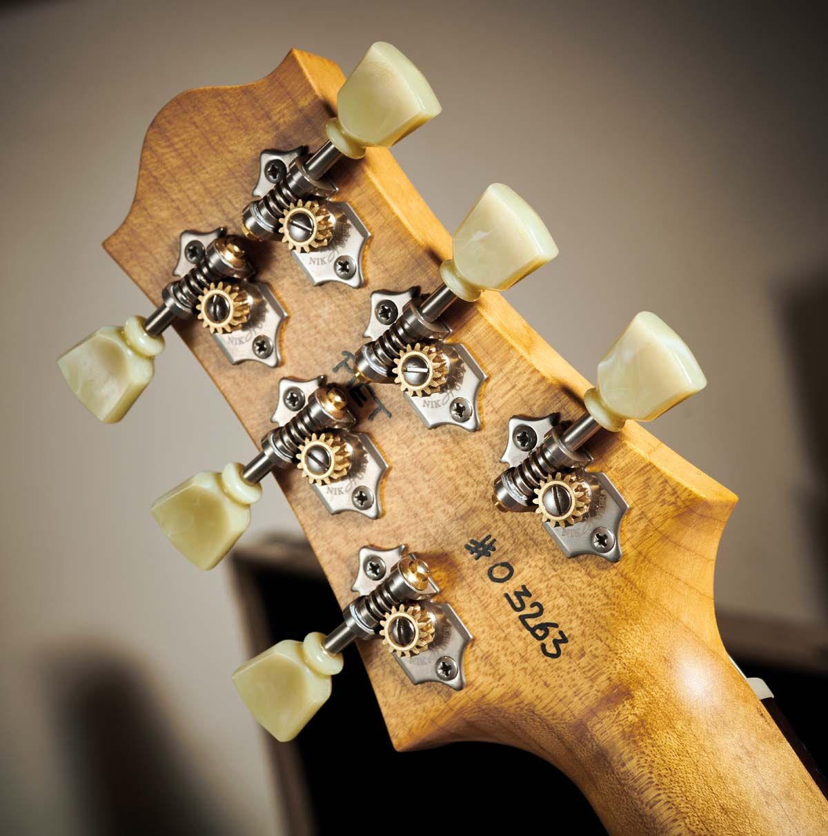 Like all the hardware here, these tuners are aged but not reliced. It&rsquo;s an extremely stable guitar in terms of tuning &ndash; we rarely touched these tuners.