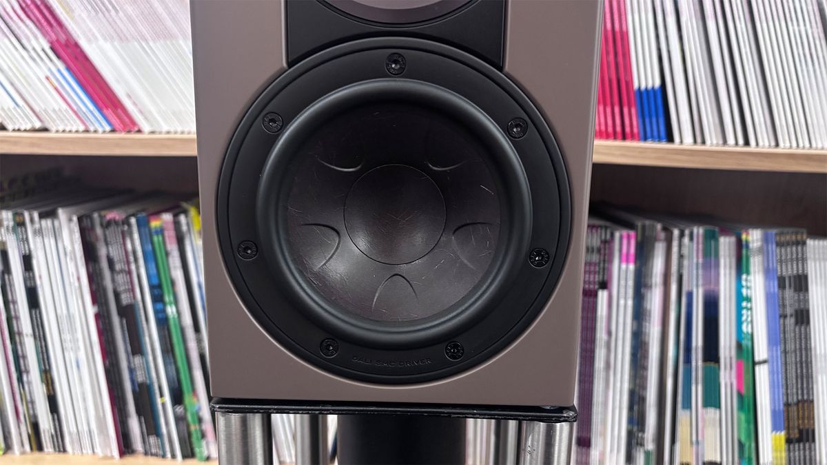 Dali Sonik 1 standmount speakers
