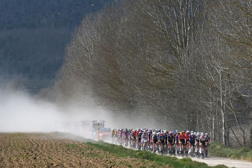 SIENA ITALY MARCH 08 A general view of the peloton competing during the 19th Strade Bianche 2025 Mens Elite a 213km one day race from Siena to Siena 320m UCIWT on March 08 2025 in Siena Italy Photo by Tim de WaeleGetty Images