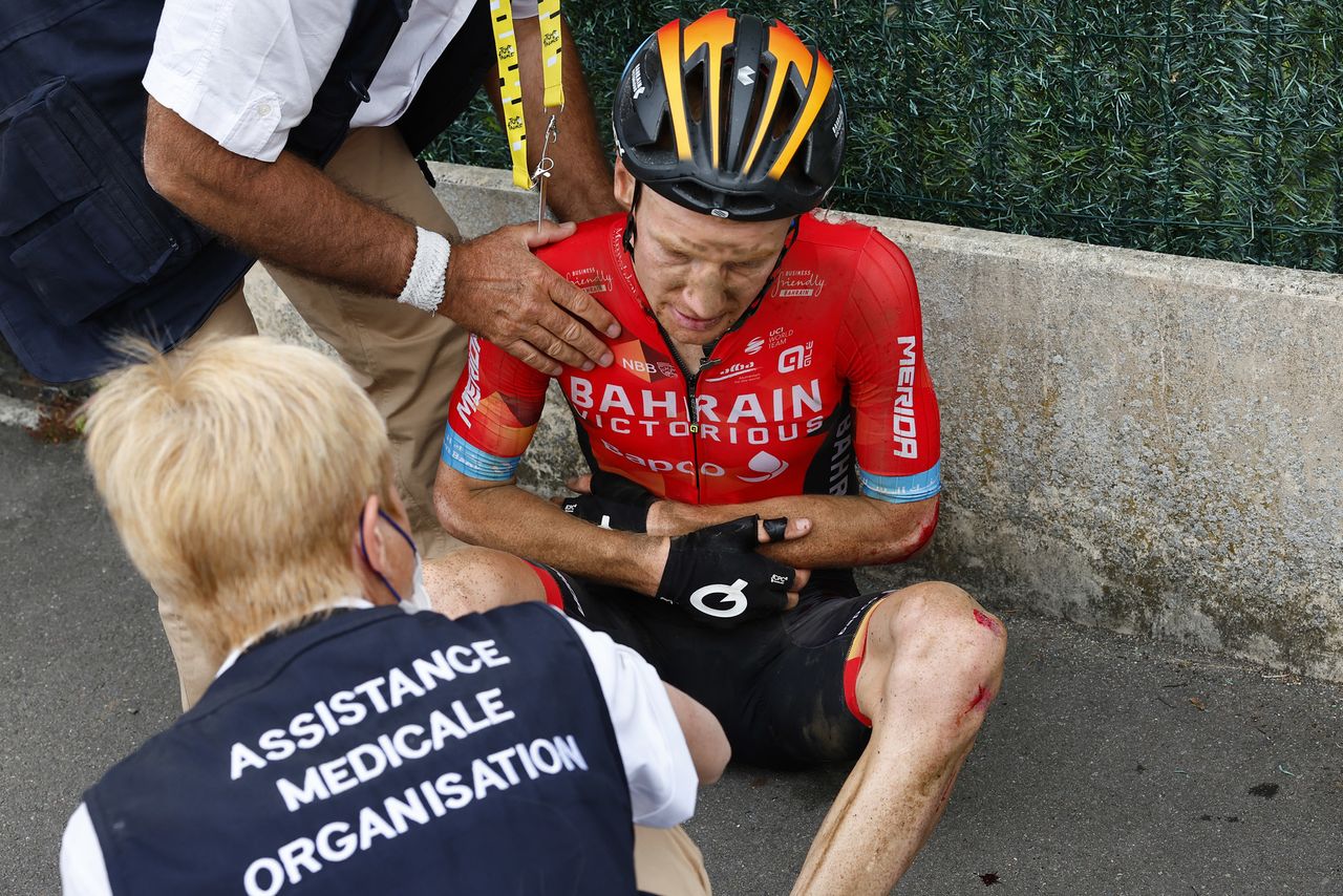 Tour de France 2022 - 109th Edition - 5th stage
Lille - Wallers - Arenberg 157 km - 06/07/2022 - Jack Haig (AUS - Bahrain Victorious) Injury - Crash - photo Luca Bettini/SprintCyclingAgency&Acirc;&copy;2022