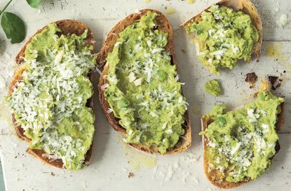 crushed-pea-and-mint-toast