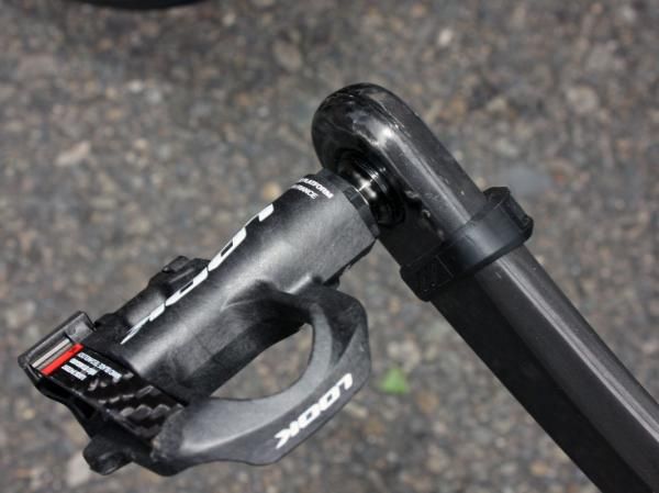 Just one pedal washer is used on the non-driveside.