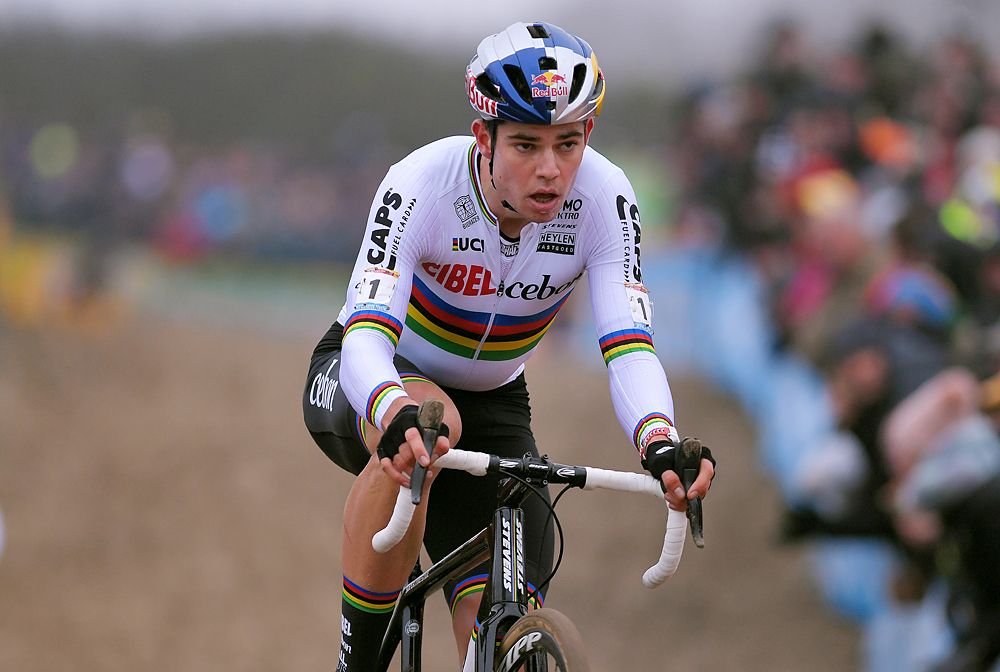 Wout van Aert racing Koksijde World Cup
