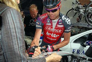 Cadel Evans will stay with Lotto