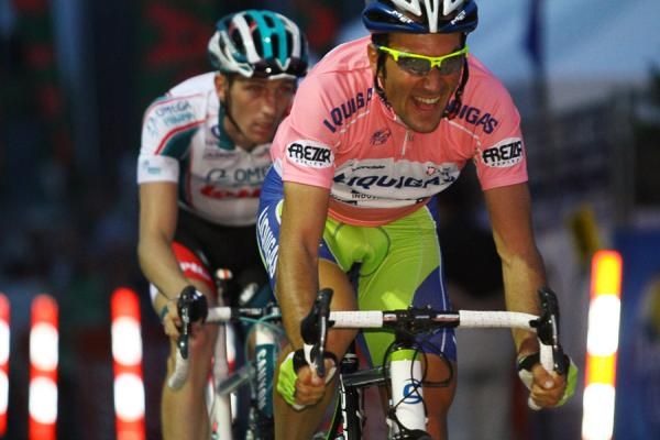 Ivan Basso in his maglia rosa.