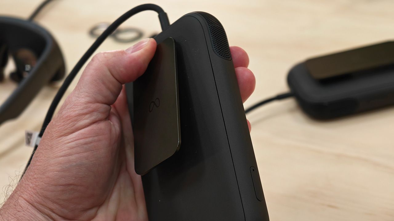 Meta VR Glasses compute puck