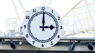 Highbury clock, EPL, Kick off