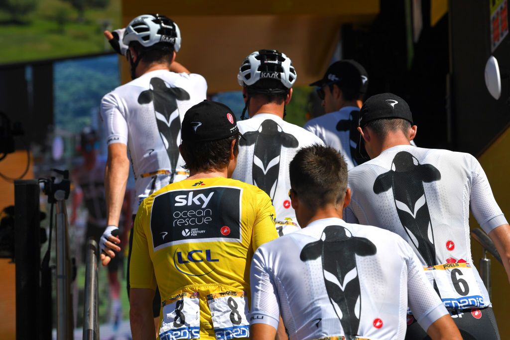 Team Sky head to sign on