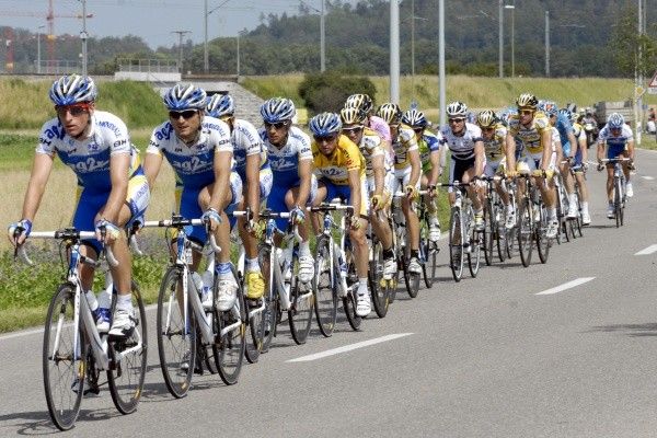 AG2R La Mondiale controls for leader Tadej Valjavec