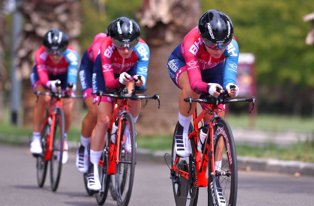 GROSSETO ITALY SEPTEMBER 11 Alice Maria Arzuffi of Italy Carla Oberholzer of South Africa Lucia Gonzalez Blanco of Spain Elizabeth Holden of The United Kingdom Nadine Gill of Germany and Ariana Gilabert Vilaplana of Spain and Team Bizkaia Durango during the 31st Giro dItalia Internazionale Femminile 2020 Stage 1 a 168km Team Time Trial from Grosseto to Grosseto TTT GiroRosaIccrea GiroRosa on September 11 2020 in Grosseto Italy Photo by Luc ClaessenGetty Images