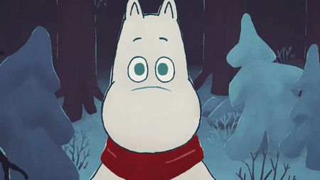 Moomintroll Winter's Warmth - Moomintroll wears a red scarf in a dark, snowwy forest