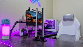 Image of the Razer Aether Standing Light Bars.