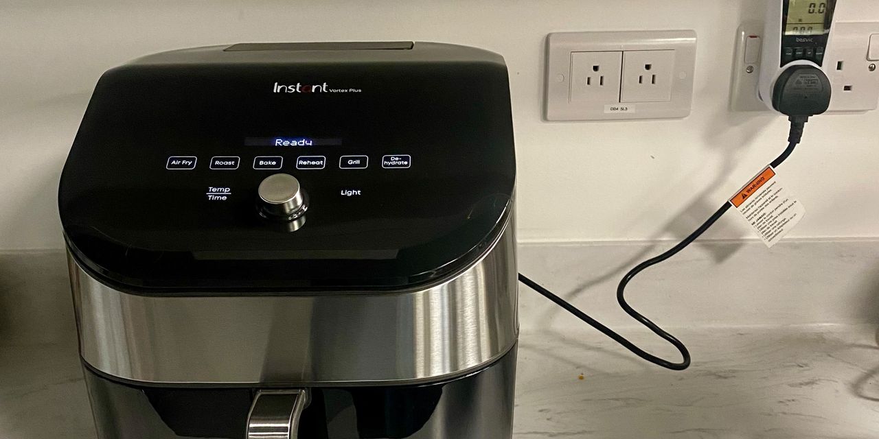 Image of Instant 6 in1 air fryer during testing