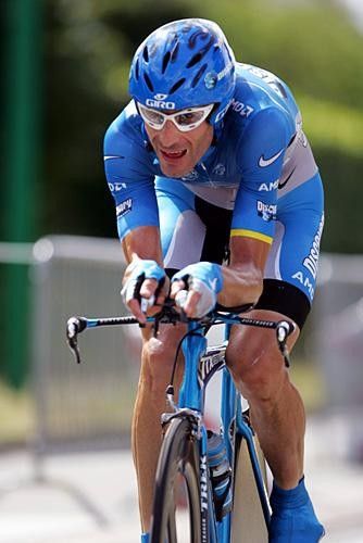George Hincapie (Discovery) struggled a bit later in the stage.
