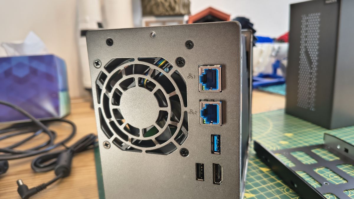 Asustor Lockerstor 2 Gen2+ AS6702T v2
