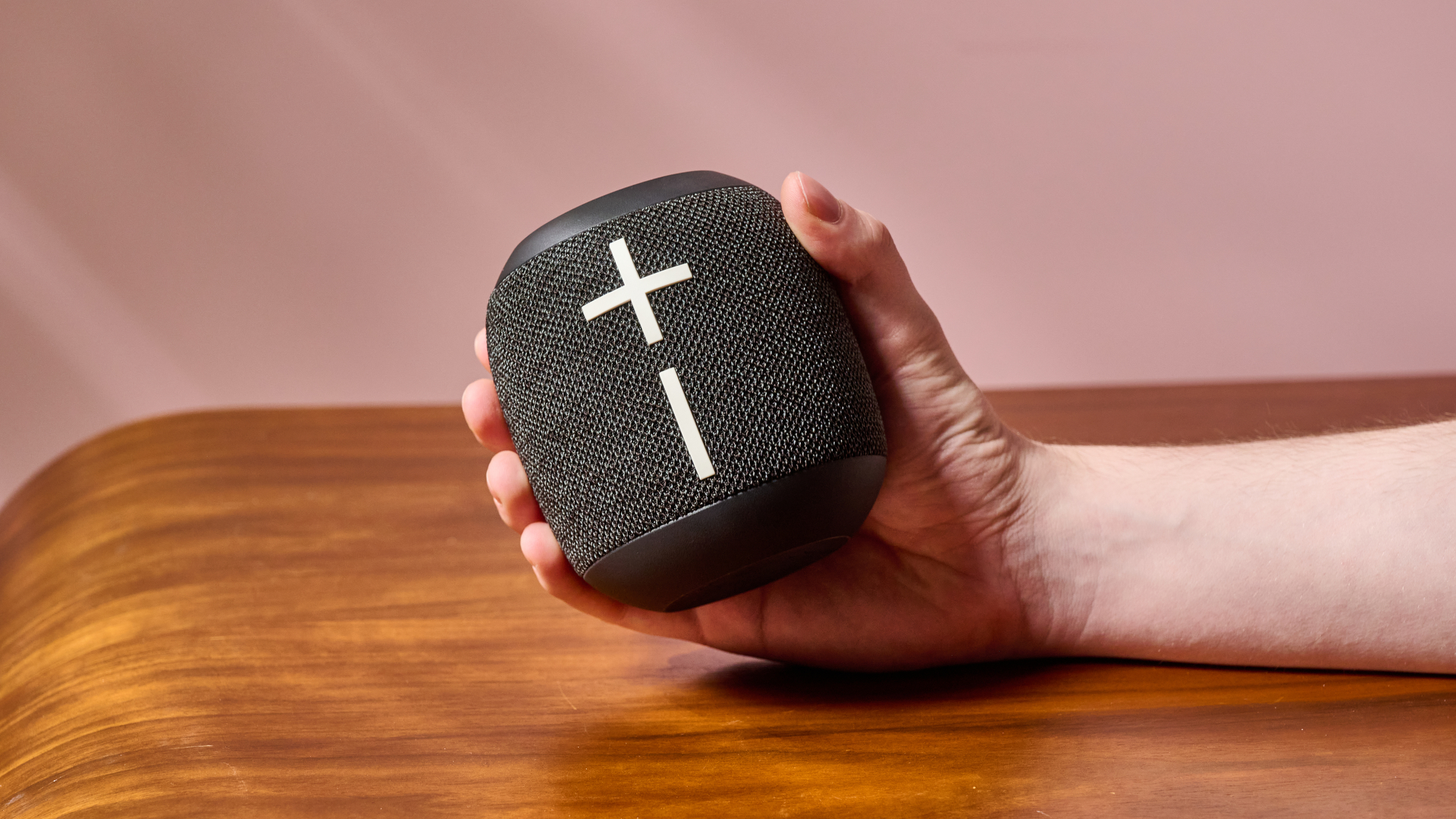 Man holding the Ultimate Ears Wonderboom 4