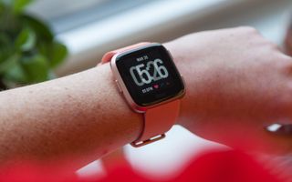 Fitbit Versa review: A lower-cost Apple Watch alternative - CNET