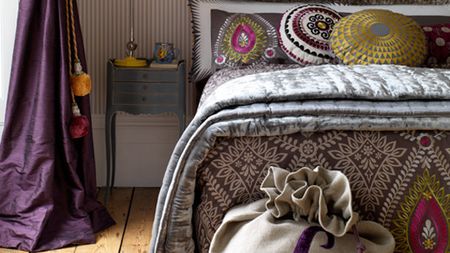 bedroom with sack and wooden flooring 