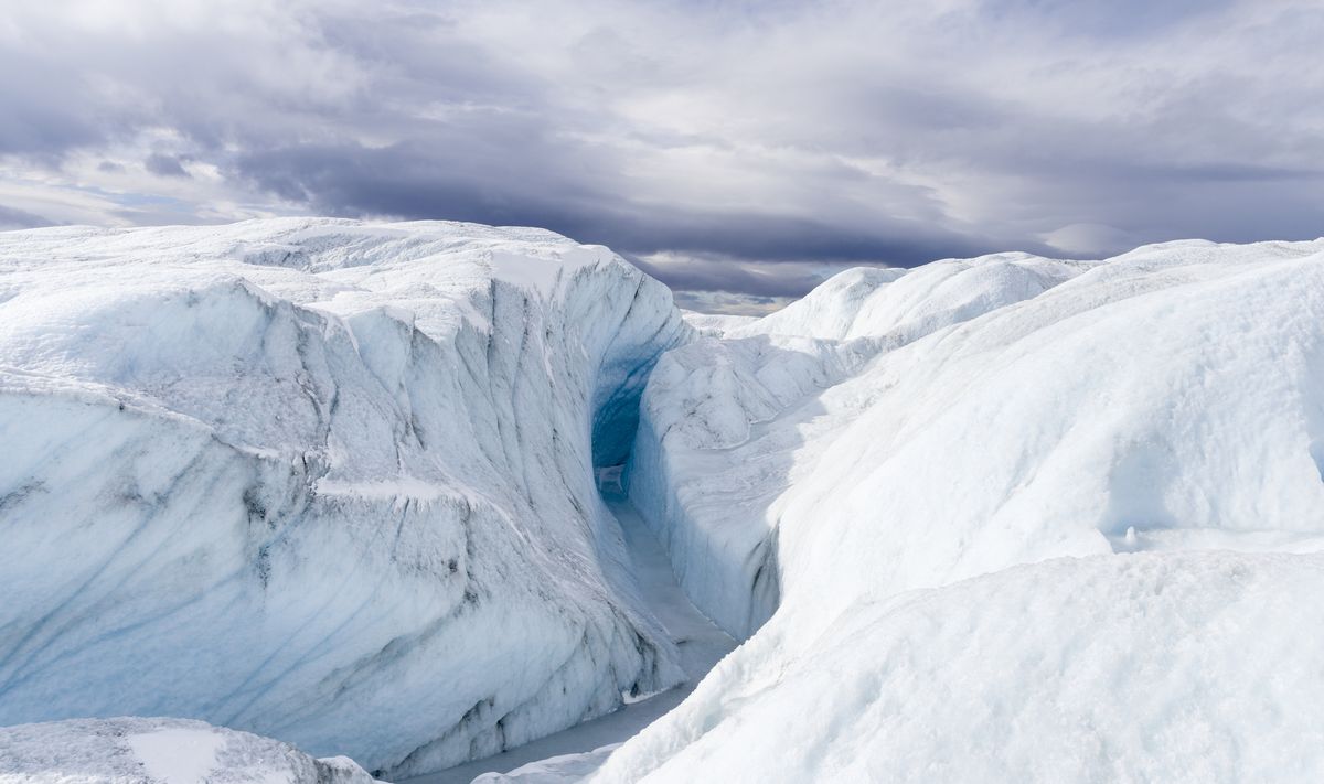 6 mysterious structures hidden beneath the Greenland ice sheet