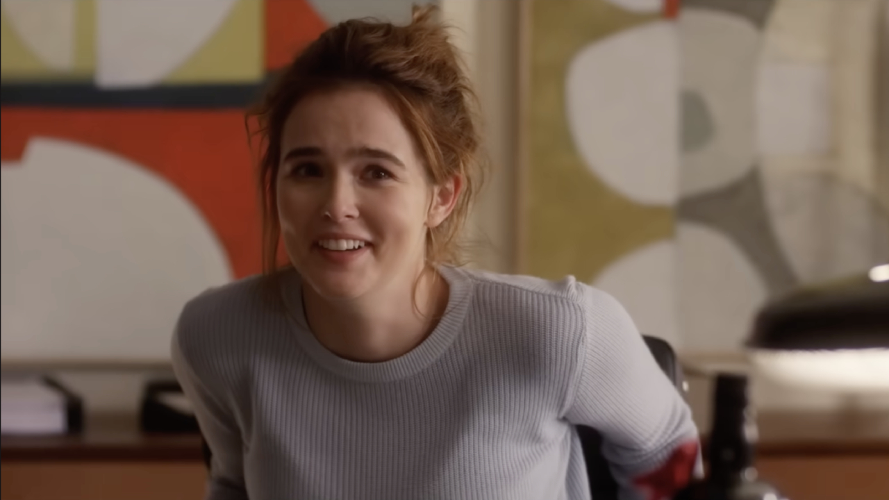 सेट अप मध्ये Zoey Deutch.