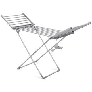 Heated clothes airer