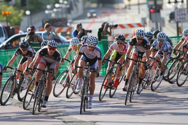 The elite women race for the finish line
