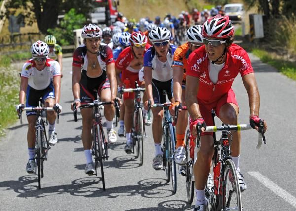 The break has been caught, now Drapac Porsche control the pace on Te Wharau Hill
