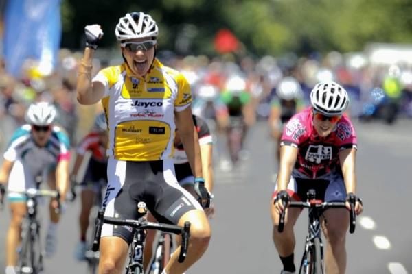 Melissa Hoskins finishes ahead of Chloe Hoskings to secure overall victory