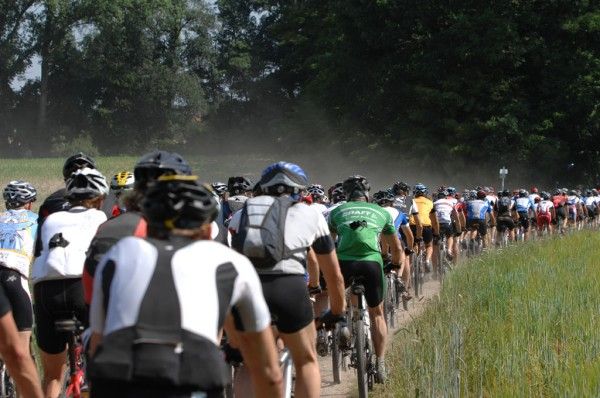 The peloton during the Trans Germany