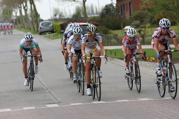 Suzanne De Goede (Nederland Bloeit), Evelyn Stevens (HTC - Columbia Women) in the early break with Amanda Spratt (Australia), Mascha Pijnenborg (Redsun Cycling Team), Devon Haskell (Tibco) and Claudia H