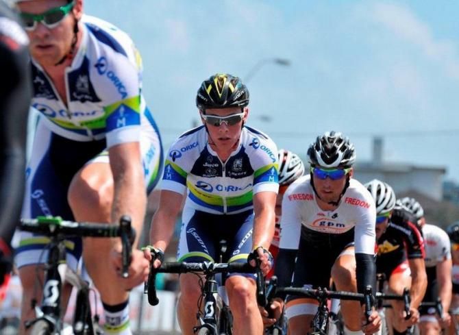 Michael Hepburn (Orica-GreenEdge) follows teammate Jens Mouris